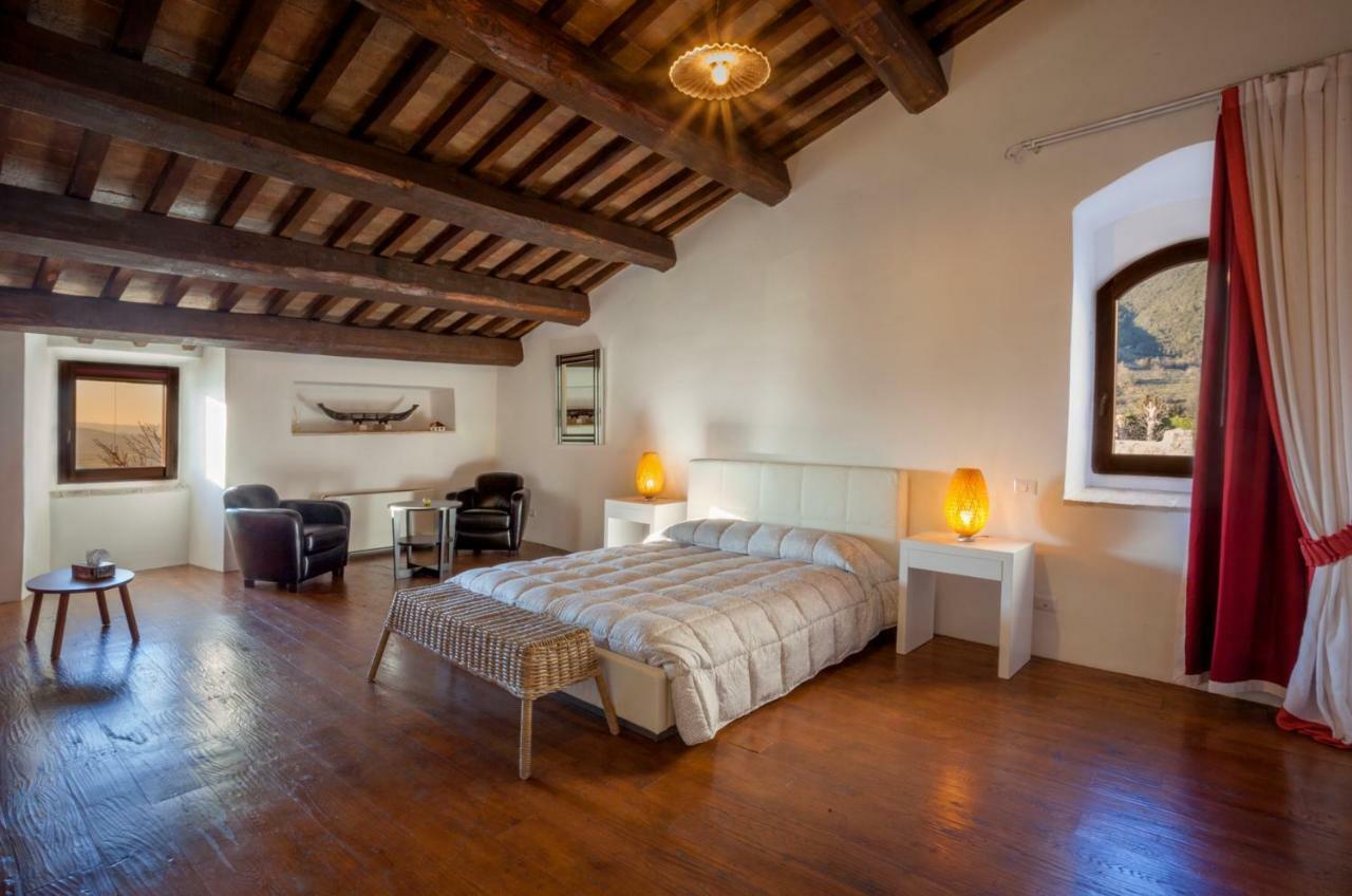 Il Castello Di Campello Lejlighedshotel Campello sul Clitunno Eksteriør billede