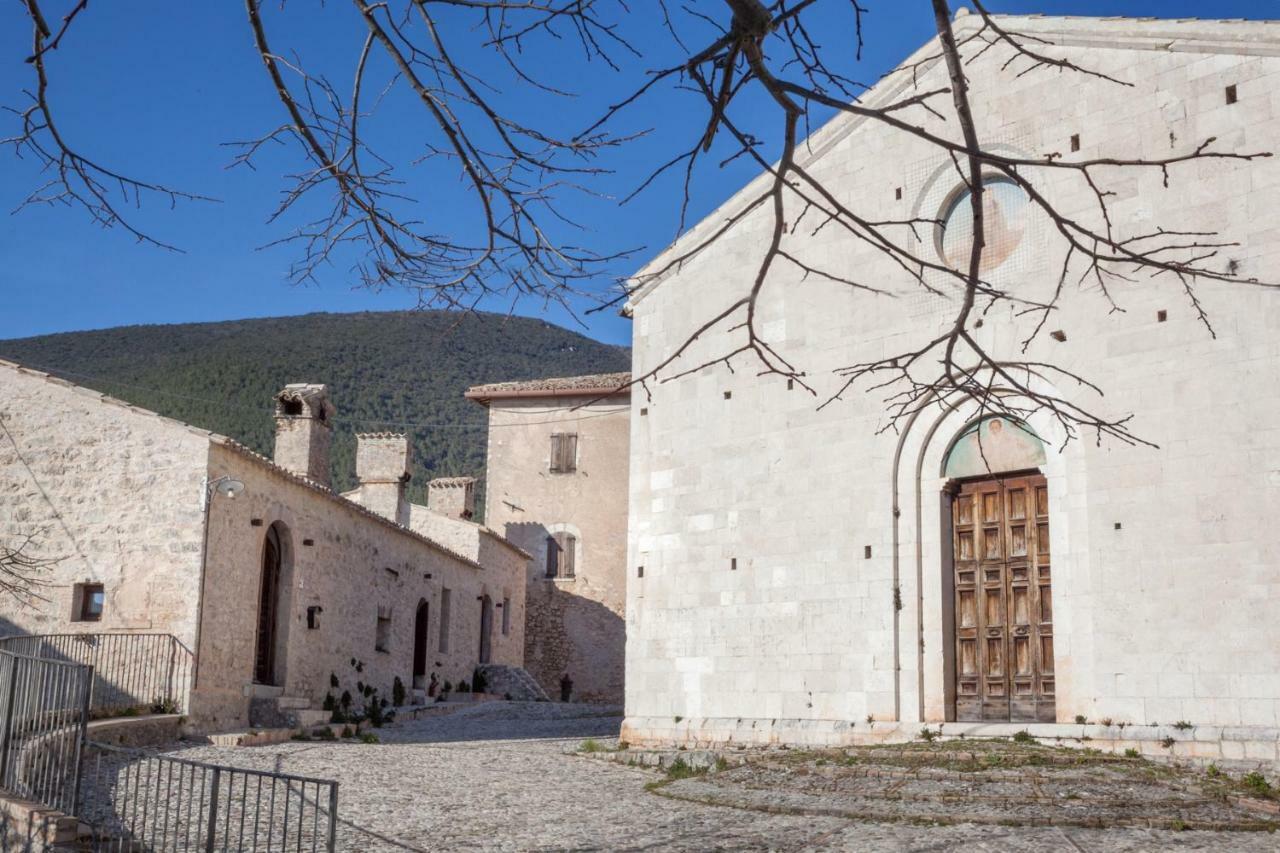 Il Castello Di Campello Lejlighedshotel Campello sul Clitunno Eksteriør billede
