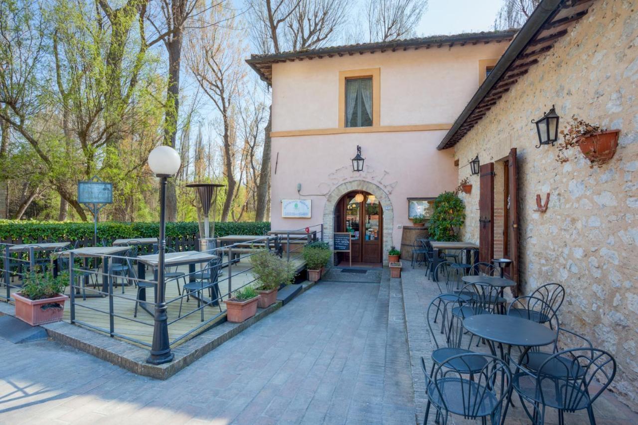 Il Castello Di Campello Lejlighedshotel Campello sul Clitunno Eksteriør billede